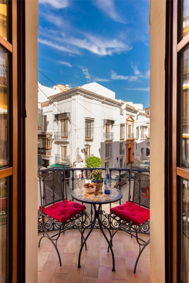 Cathedral Apartment, First Floor Севилья Экстерьер фото