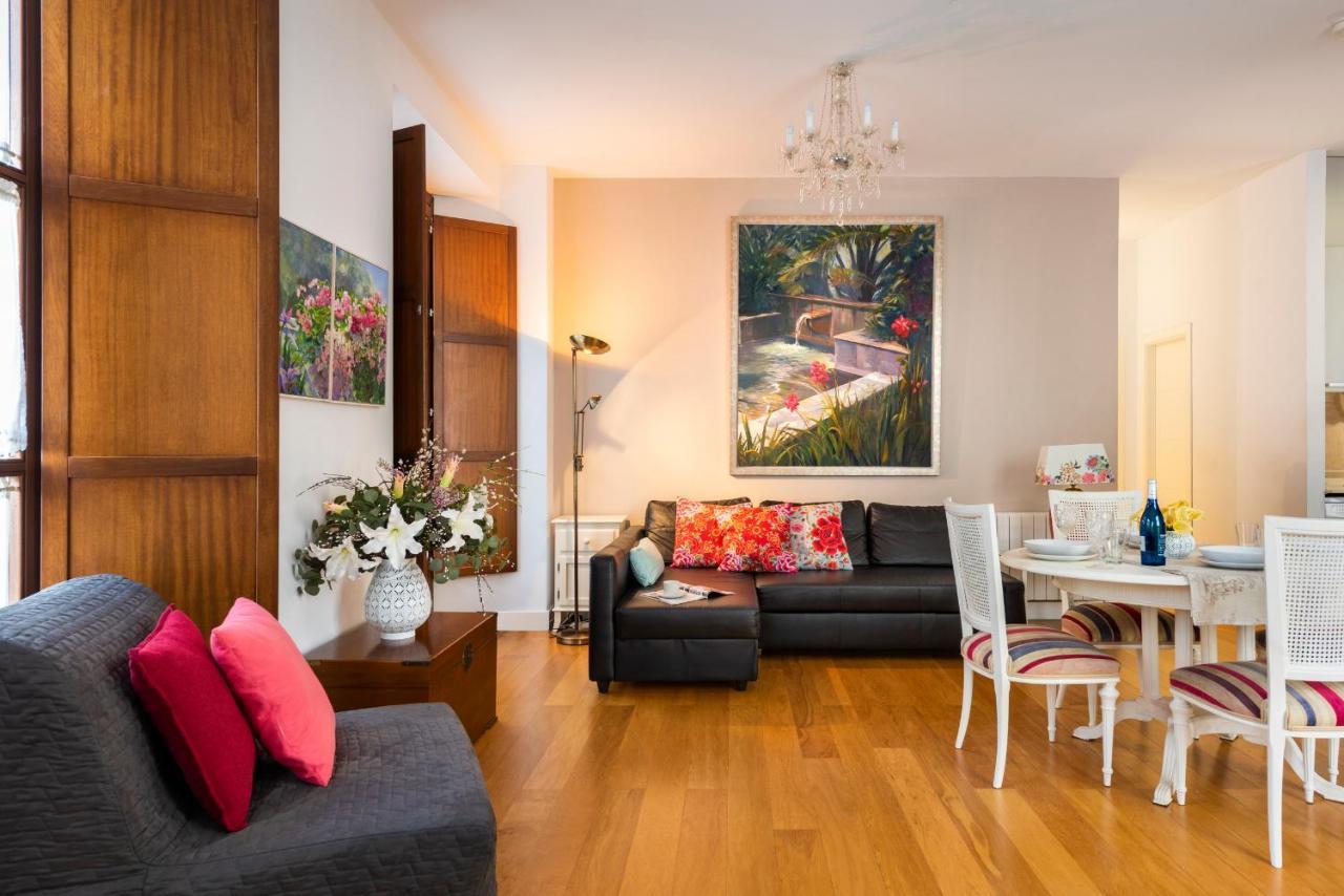 Cathedral Apartment, First Floor Севилья Экстерьер фото