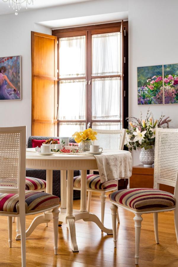 Cathedral Apartment, First Floor Севилья Экстерьер фото