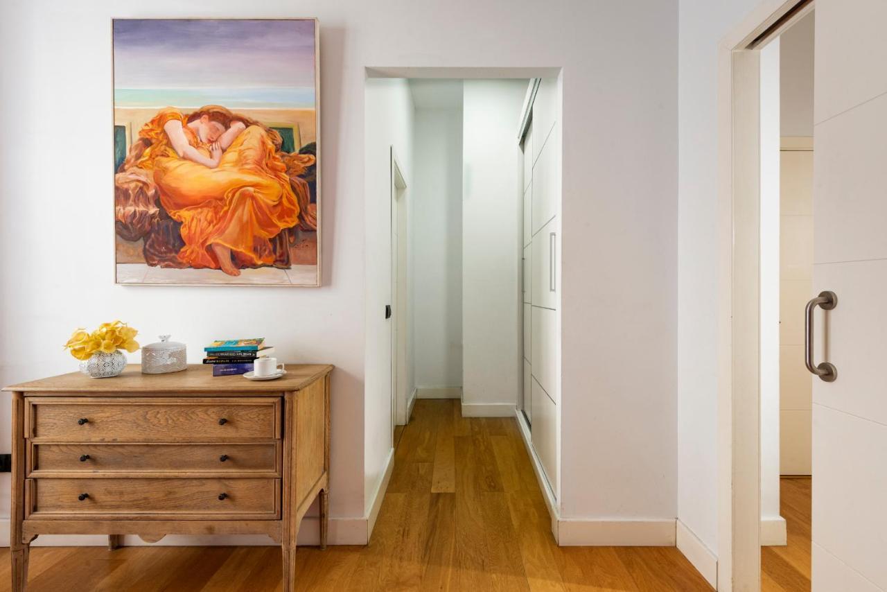 Cathedral Apartment, First Floor Севилья Экстерьер фото